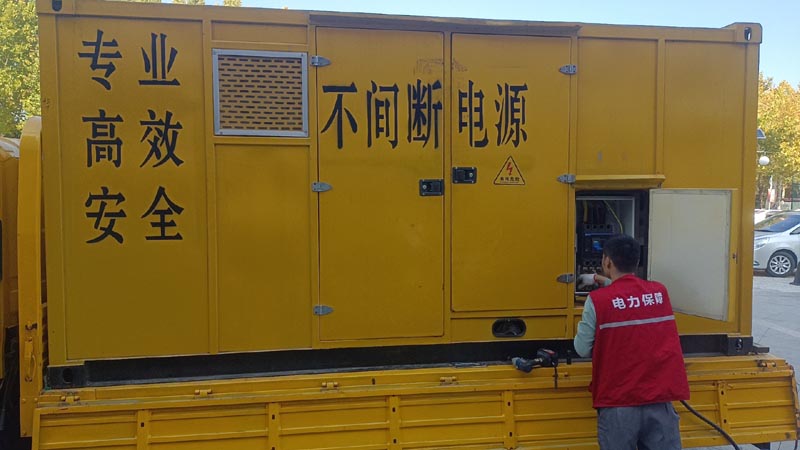 门头沟柴油发电机组和UPS电源配合使用时，如何避免切换过程中的电力中断？